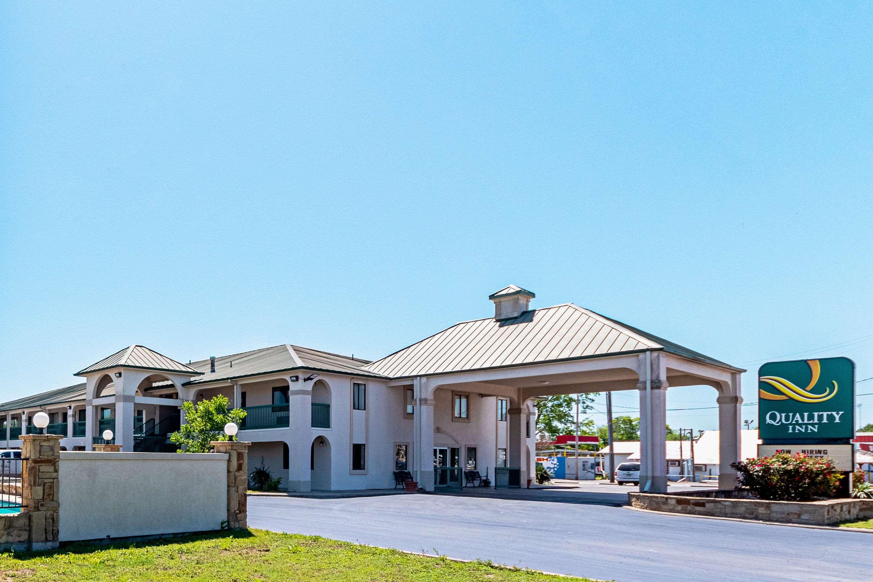 Quality Inn Three Rivers Exterior photo