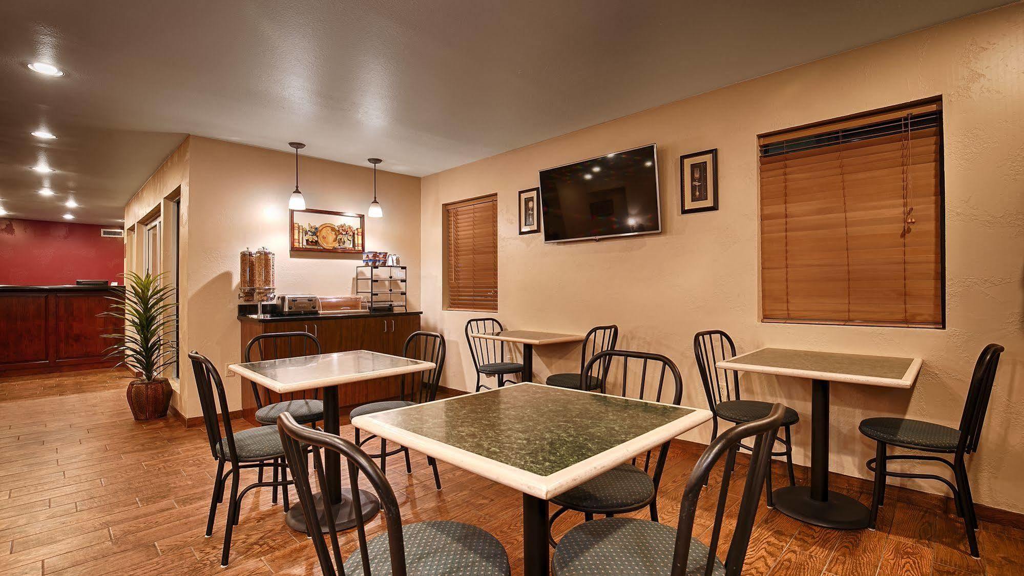 Quality Inn Three Rivers Restaurant photo
